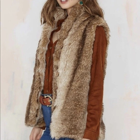 Honey Punch Faux Fur Lined Vest Women's Size L - Picture 3 of 10
